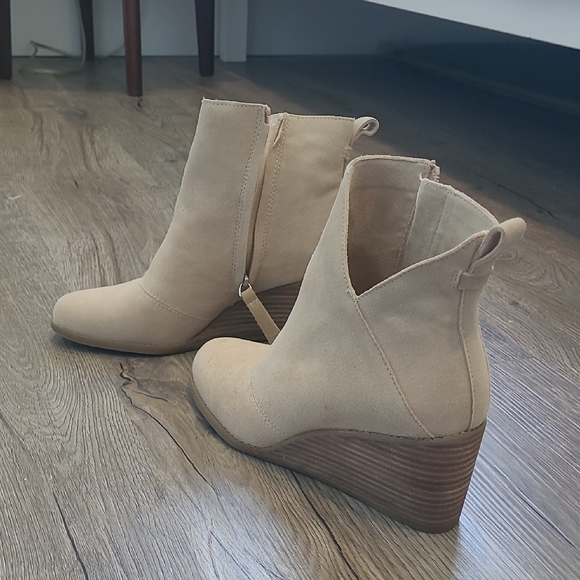 Toms Suede Wedge Ankle Boots - Picture 1 of 4